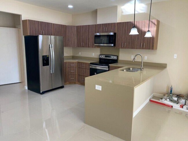 Building Photo - 3600 S. Embassy Ave. Apt. 1