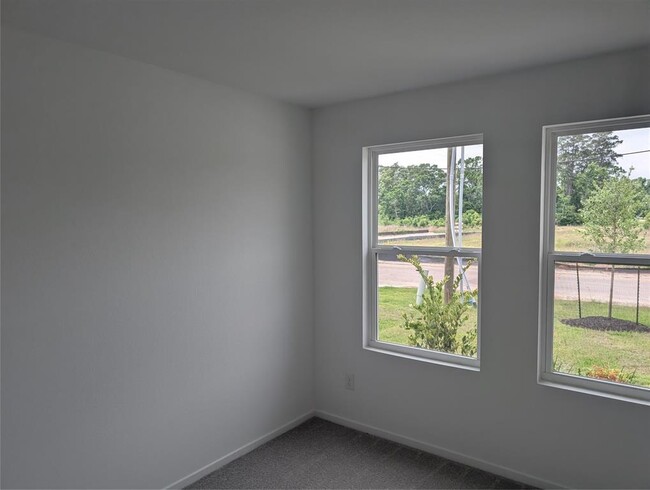 Foto del edificio - 25508 Roy Rogers Rd