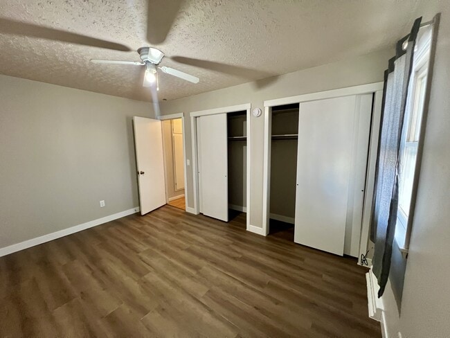 Building Photo - 219 W Converse St