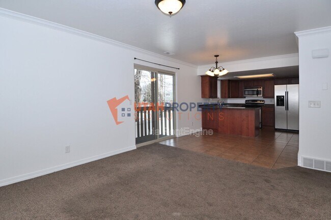 Foto del edificio - 887 Cedar Pine Ct