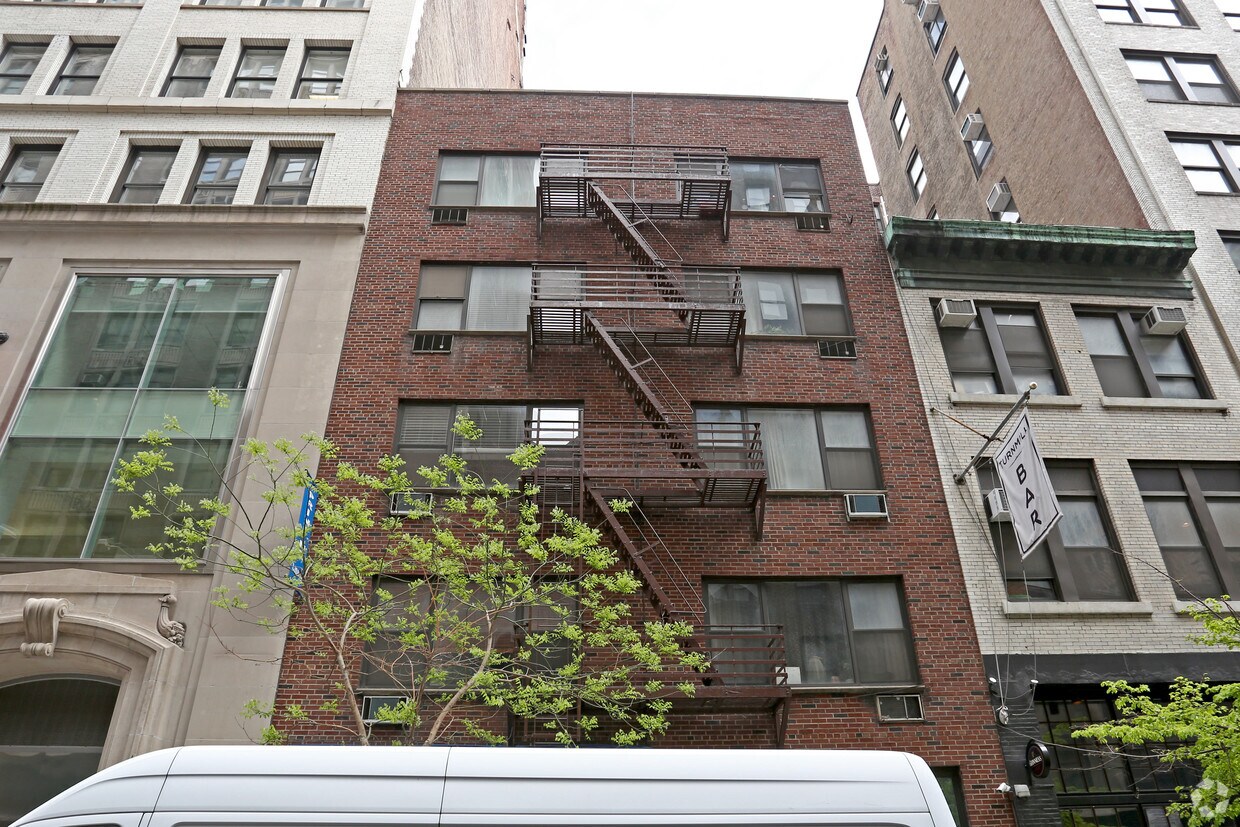 Building Photo - 115-117 E 27th St