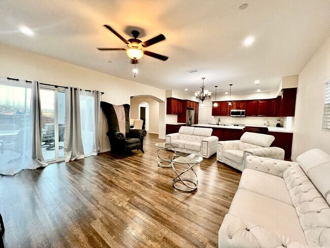 Foto del edificio - Newly Built Home with Attached ADU!