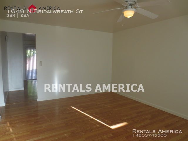 Building Photo - 3 Bed 2 Bath  W/ Den located in North Tempe