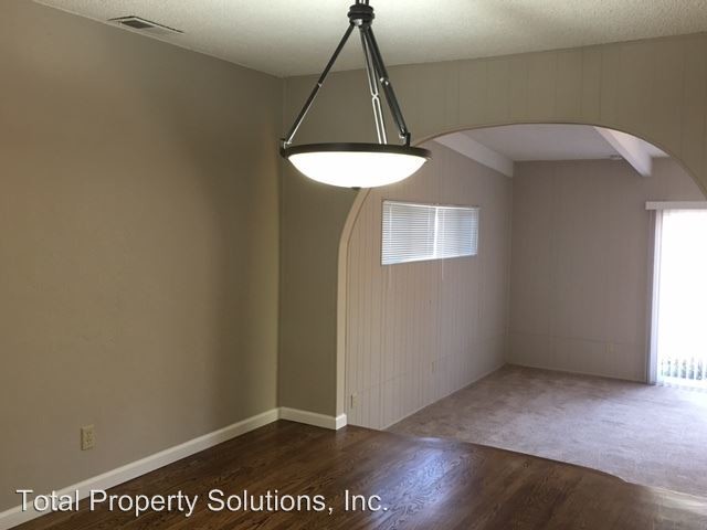 Building Photo - 3 br, 2 bath House - 1323 Wainwright Ave