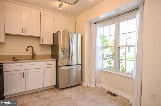 Foto del edificio - 12104 Pikeview Terrace