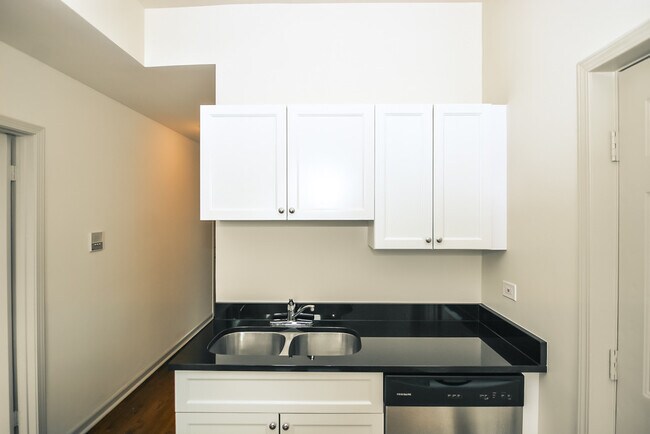 Foto del edificio - 1311 W Leland Ave