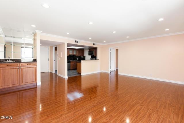 Foto del edificio - 1037 N Vista St