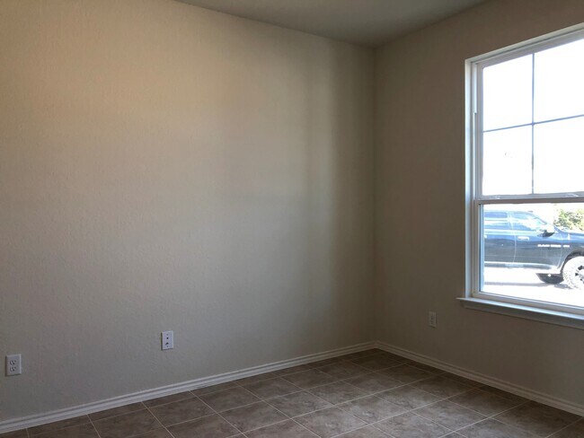 Foto del edificio - 3 Bedroom/2.5 Bath Sterling Ridge Subdivision