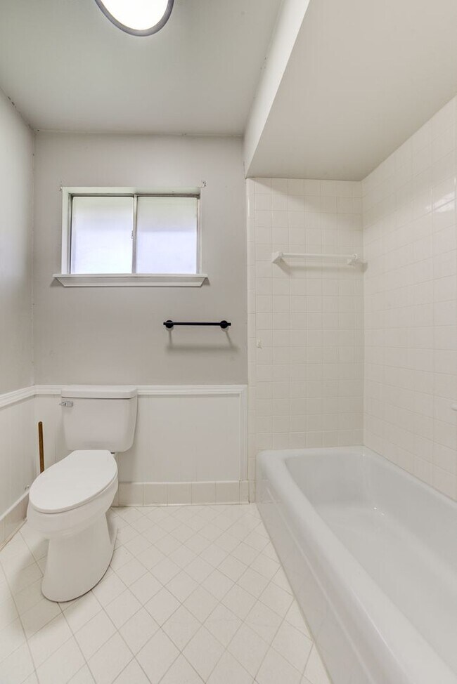 Foto del edificio - S 67th Ave E Duplex