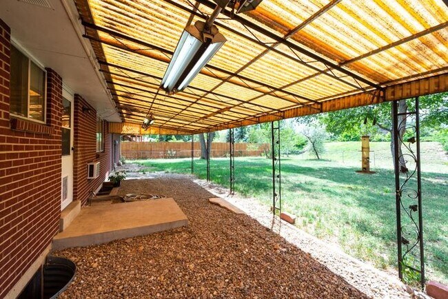 Foto del edificio - 223 Seminole Dr