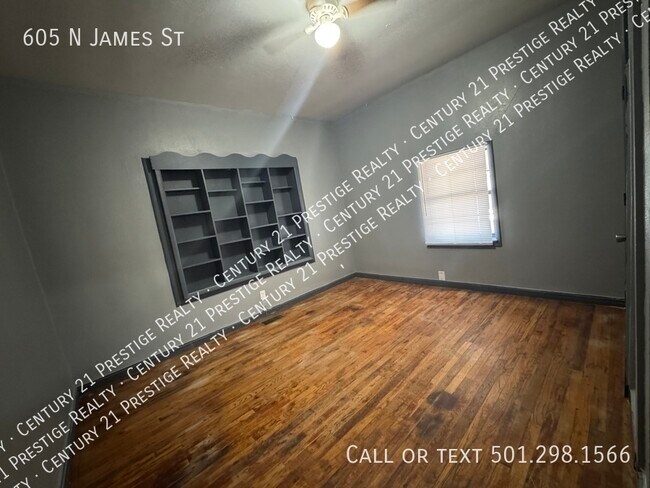 Foto del edificio - 605 N James St