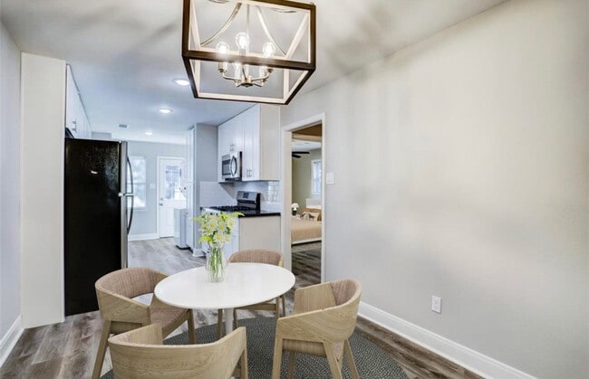 Building Photo - 4127 Delhi St