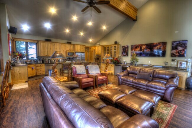 Foto del edificio - 7339 Pine Ridge Dr
