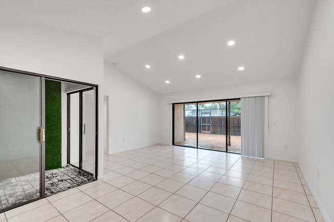 Building Photo - 11364 SW 87th Ter