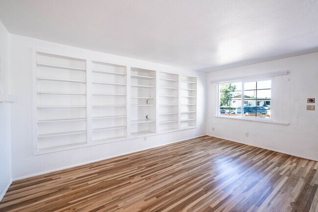 Foto del edificio - 1 MO. FREE RENT! Charming Midtown Santa Fe Home