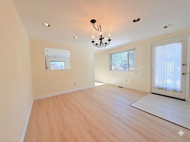 Foto del edificio - 93 Spyglass Hill Dr