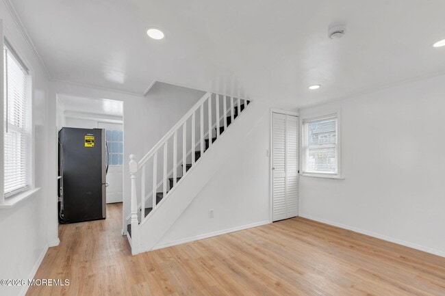 Building Photo - 12 Main St