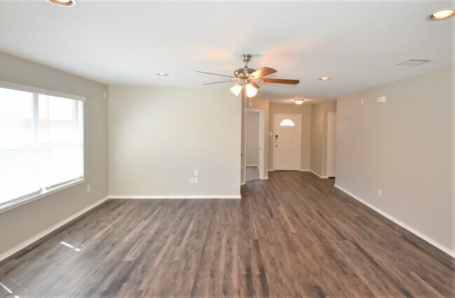 Foto del edificio - 8664 Boswell Meadows Dr