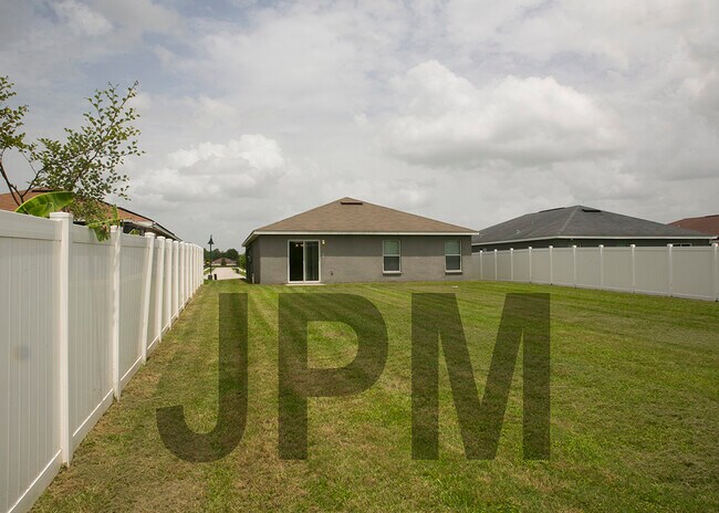 Foto del edificio - 6609 Bayston Hill Pl