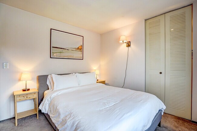 Foto del edificio - 2601 University Ave