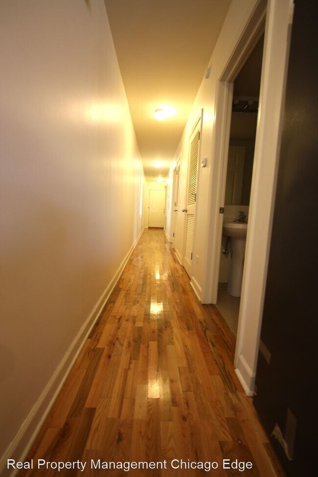 Foto del edificio - 2451 W Harrison St