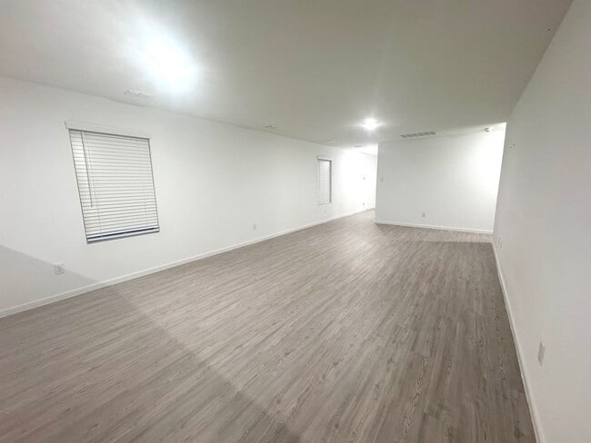 Foto del edificio - 6626 Highlands St