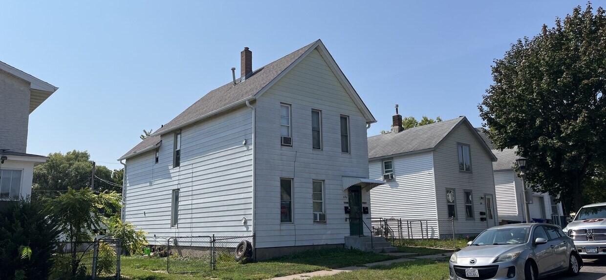 686 Juno Ave Unit 1, Saint Paul, MN 55102 Room for Rent in Saint Paul