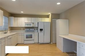Building Photo - 5422 NW 42nd Way