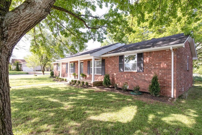 Building Photo - 3300 Shakertown Rd