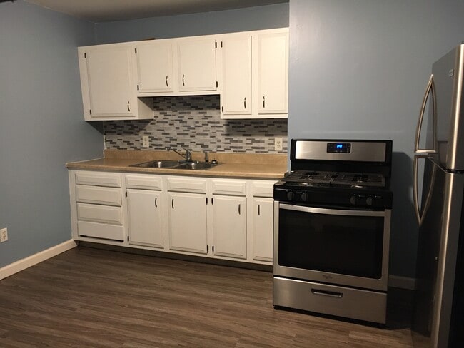 Kitchen - 38 Greeley St