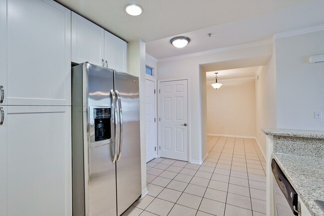 Foto del edificio - Large Santa Clara 1 Bedroom Condo in Rivermark Area