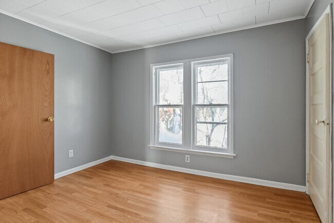 Foto del edificio - 213 Fletcher Ave