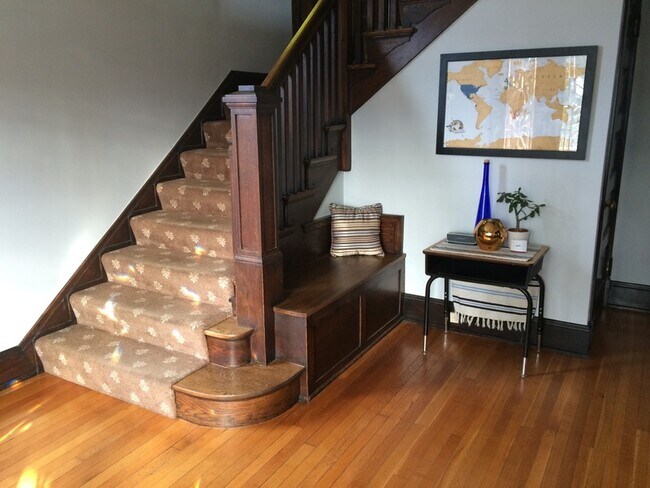 Building Photo - 548 Howell Avenue