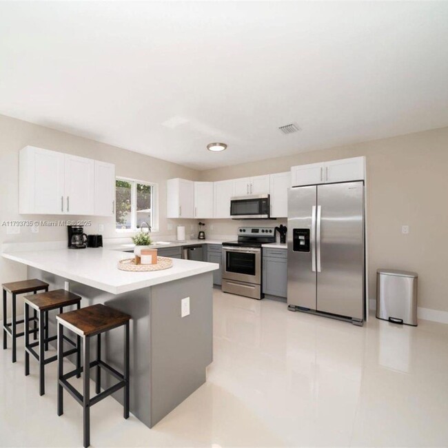 Foto del edificio - 1391 NW 38th St