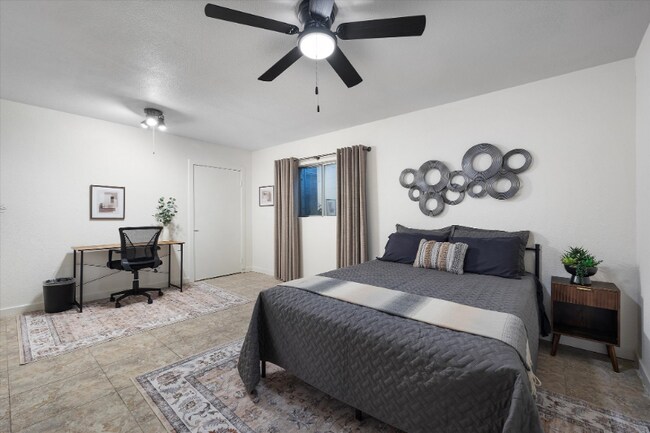 Foto del edificio - 334 W Horseshoe Ave