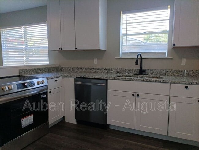 Foto del edificio - 109 Highview Dr