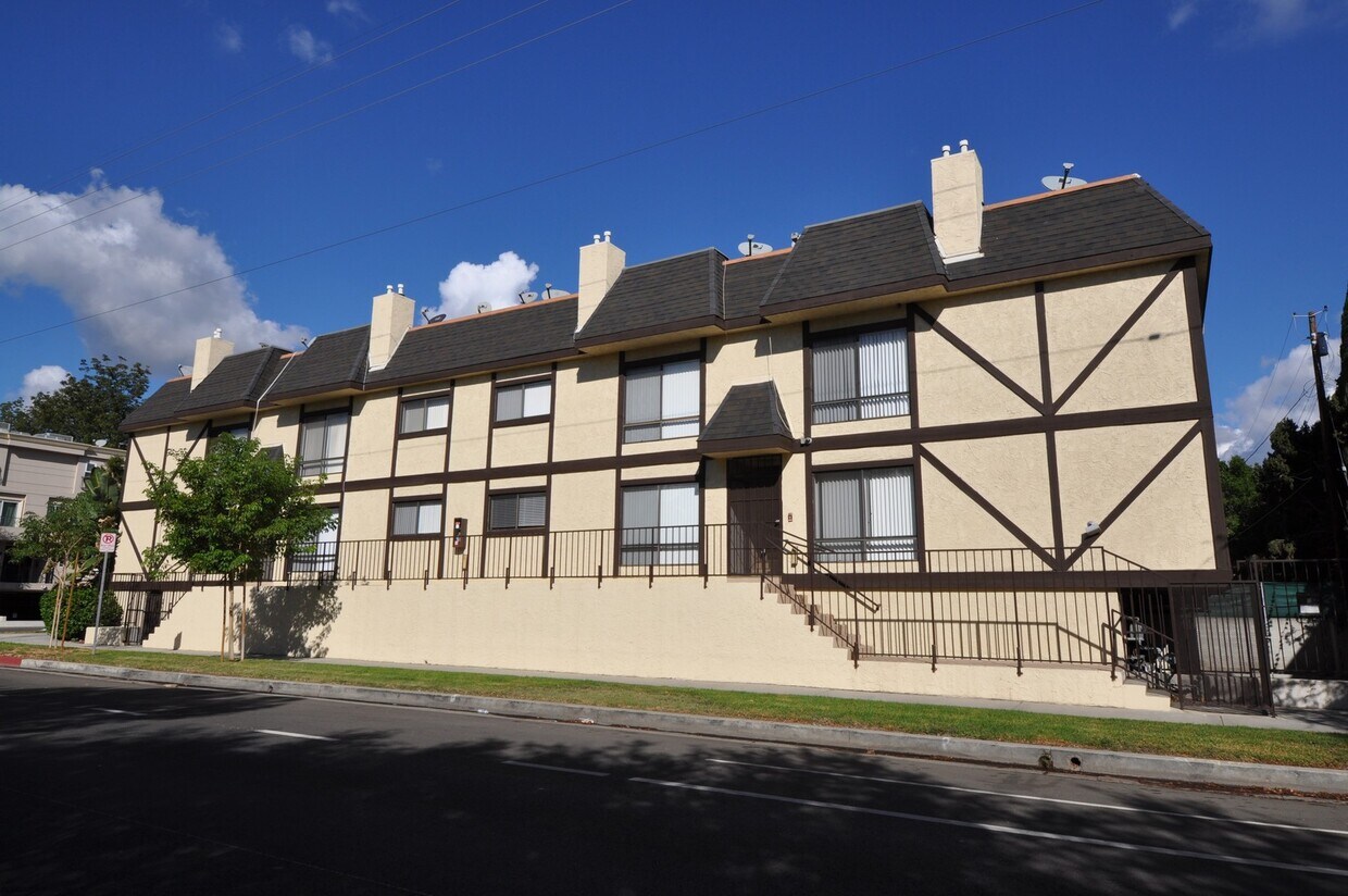 5400 Apartments in Los Angeles, CA Westside Rentals