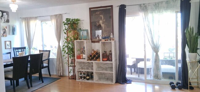 Foto del edificio - 1437 Robin Ln