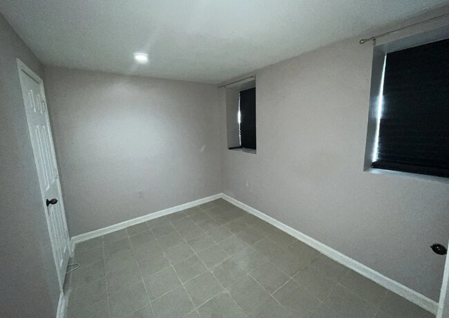 Foto del edificio - 431X Liberty Heights Ave