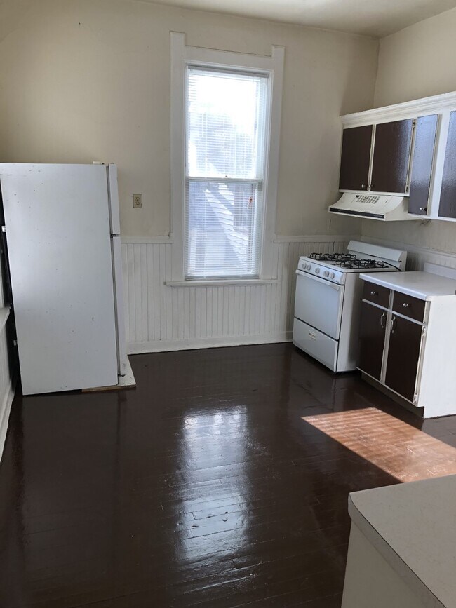Foto del edificio - 2120 N Oakland Ave