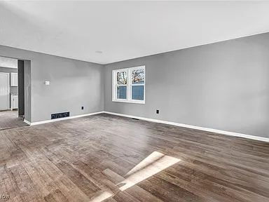 Foto del edificio - 12210 Oakland Ave