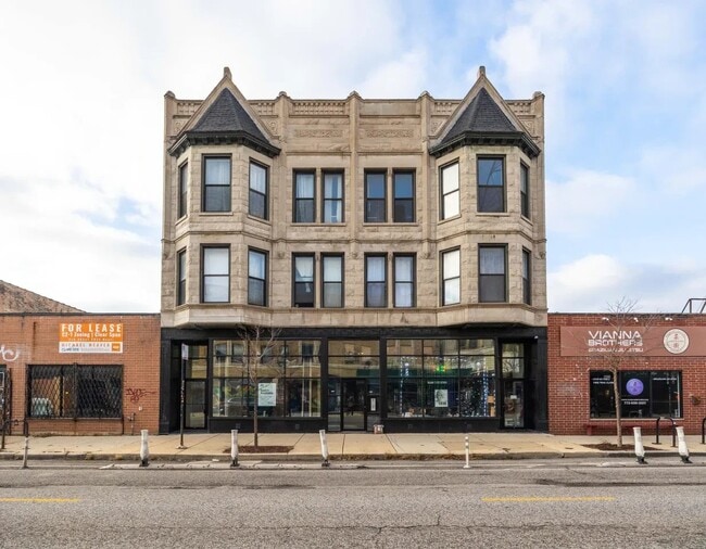 Building Photo - 2124 N Milwaukee Ave