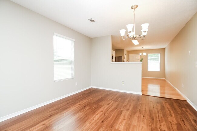 Building Photo - 5220 Sunsail Dr
