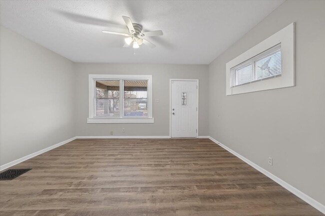 Foto del edificio - 3403 Broadway St