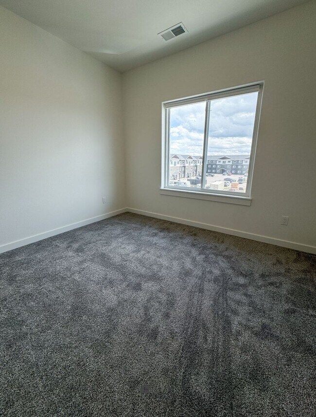Foto del edificio - BRAND NEW Pet Friendly 1 bed/ 1 bath apart...