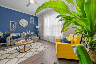 Building Photo - 10142 Montague St