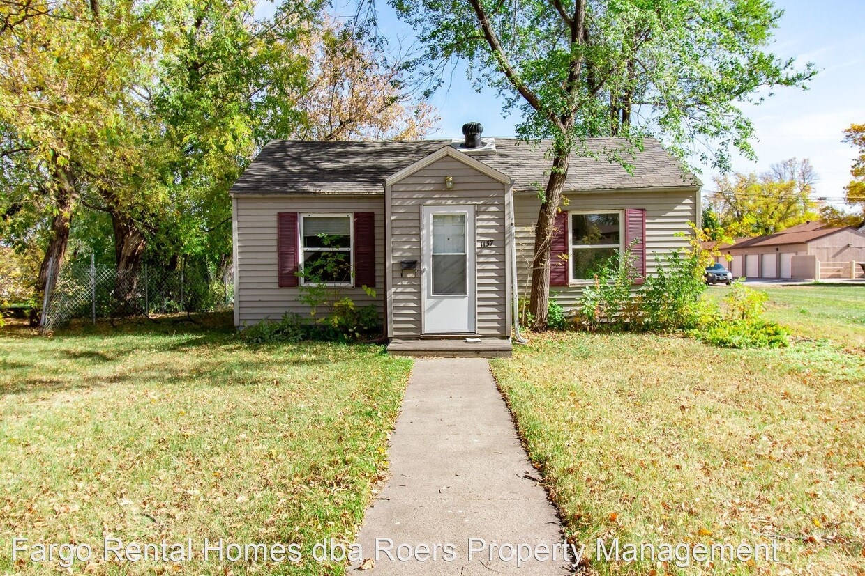 2 br, 1 bath House 1137 18th St N House Rental in Fargo, ND