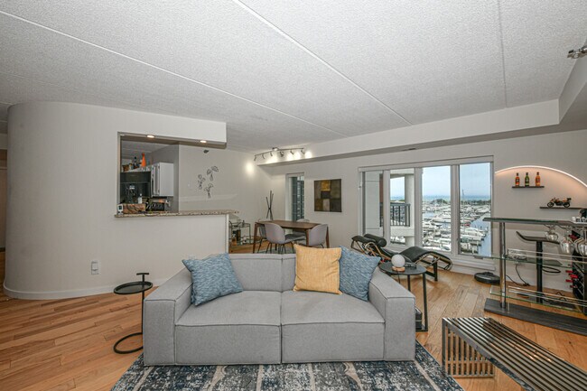 Building Photo - 333 Lake Ave