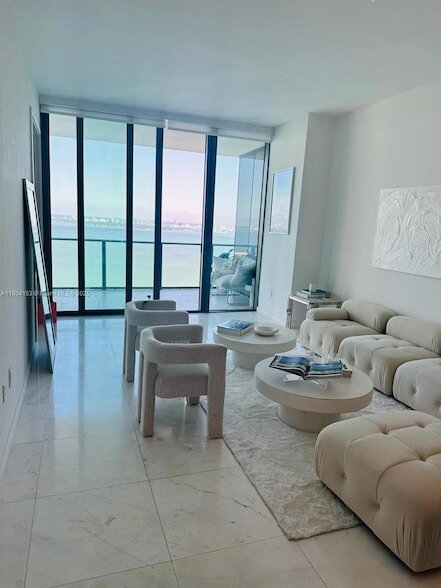 Foto del edificio - 480 NE 31st St