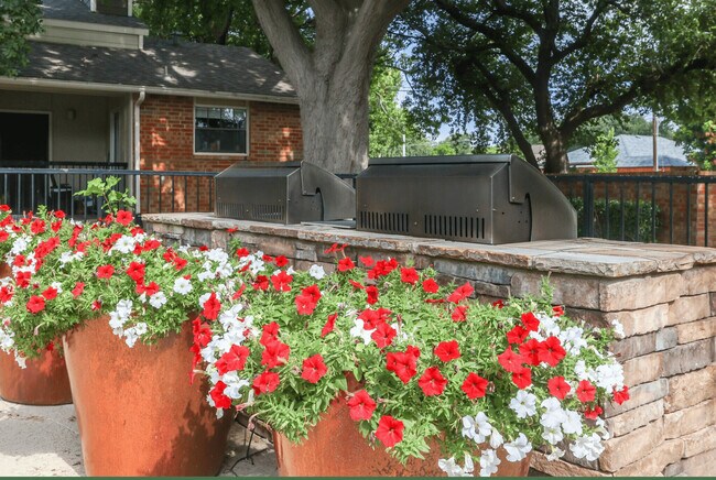 Foto del edificio - Creekside Village Apartments
